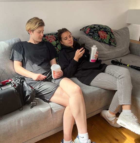 Ersties Crew Chilling BTS